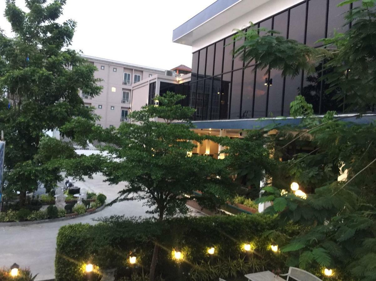 Pongsakorn Boutique Resort Bangkok Exterior foto